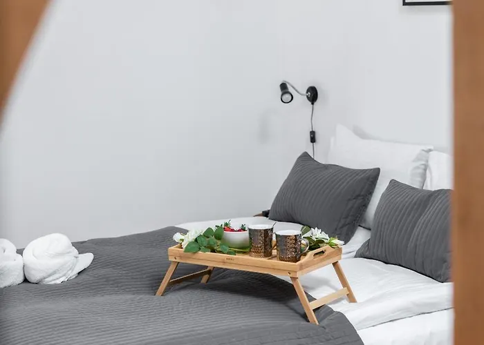 Apartment Wood And Grey - Strzalowa 3 By Renters - Self Check In 24h Poznan